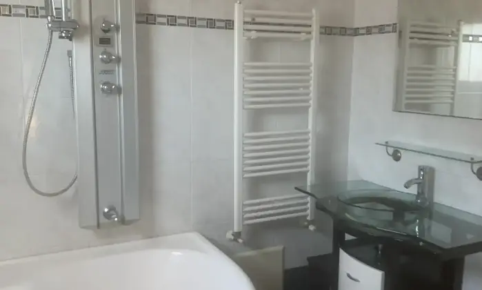 Rexer-San-Vito-dei-Normanni-Villa-composta-da-due-unit-con-progetto-approvato-per-realizzare-piscina-mis-x-Bagno