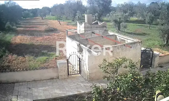Rexer-San-Vito-dei-Normanni-Villa-composta-da-due-unit-con-progetto-approvato-per-realizzare-piscina-mis-x-Fabbricato-rurale