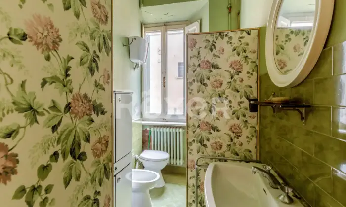 Rexer-Fabriano-VILLA-IN-STILE-LIBERTY-CON-PARCO-Fabriano-Ancona-Marche-Bagno