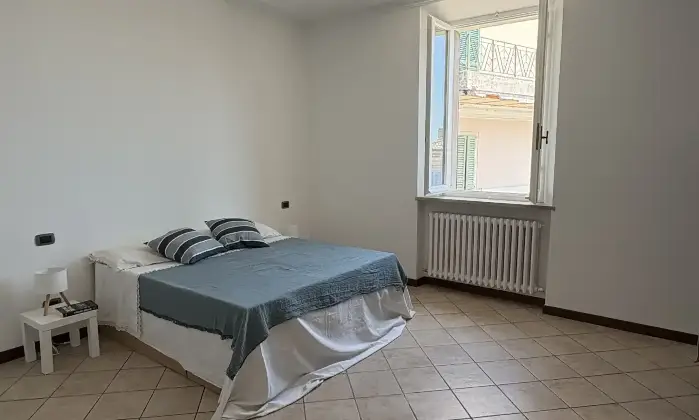 Rexer-Montemarciano-Appartamento-ristrutturato-in-centro-a-Montemarciano-AN-Camera-da-letto