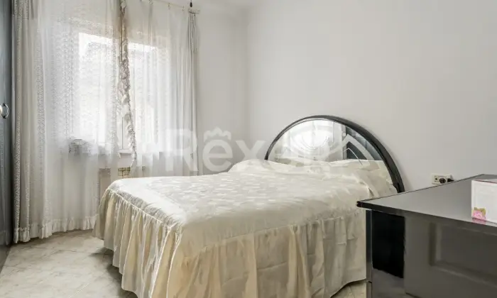 Rexer-Genova-PIAZZA-PETRELLA-IN-VENDITA-VANI-CON-TERRAZZO-SOPRASTANTE-Altro