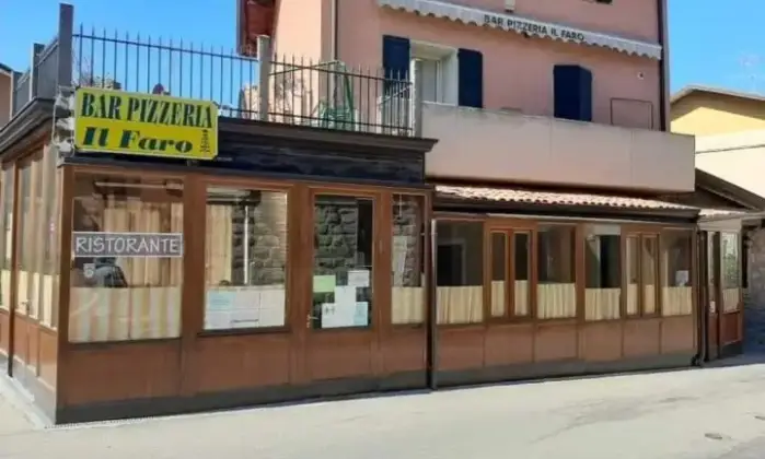 Rexer-Ventasso-Casa-singola-con-ristorante-pizzeria-Altro