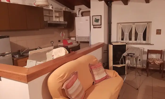 Rexer-Ventasso-Casa-singola-con-ristorante-pizzeria-Salone