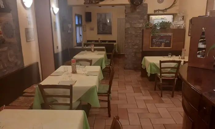 Rexer-Ventasso-Casa-singola-con-ristorante-pizzeria-Altro