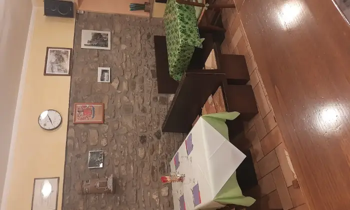 Rexer-Ventasso-Casa-singola-con-ristorante-pizzeria-Garage
