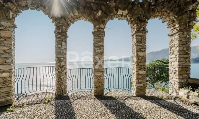 Rexer-zoagli-Unica-propriet-fronte-mare-allinterno-di-villa-depoca-Altro