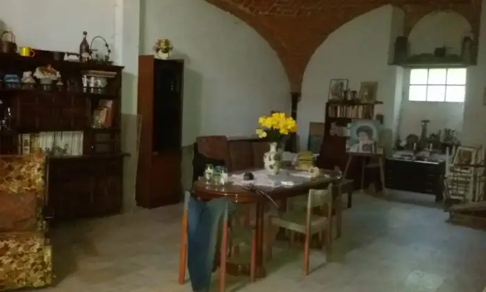 Rexer-Alessandria-Vendesi-casa-in-cascina-Altro