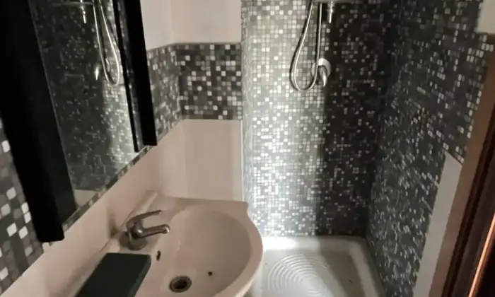 Rexer-Montecorvino-Pugliano-Deposito-accatastato-C-TOTALMENTE-DA-RISTRUTTURARE-Bagno
