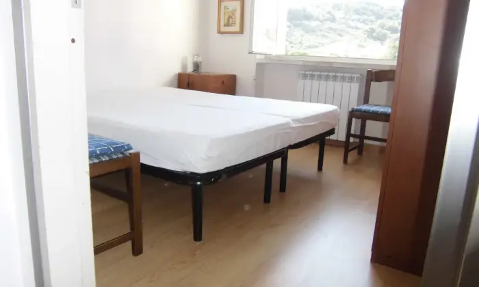 Rexer-San-Bartolomeo-al-Mare-Bilocale-CAMERA-DA-LETTO