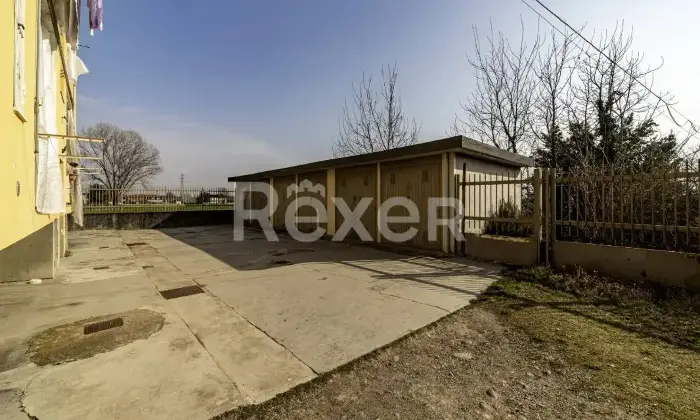 Rexer-Settimo-Torinese-Trilocale-con-box-auto-singolo-Altro