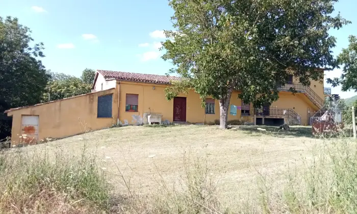 Rexer-Acqualagna-Rustico-in-montagna-Giardino