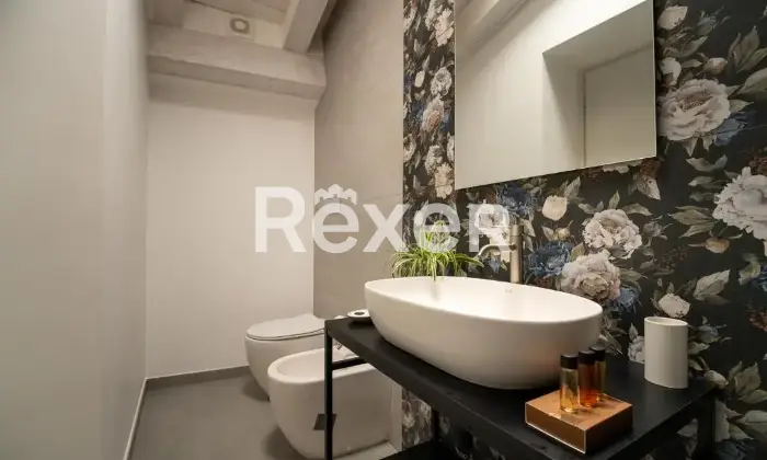 Rexer-Siracusa-Vendesi-Palazzo-Edificio-in-Vendita-Altro