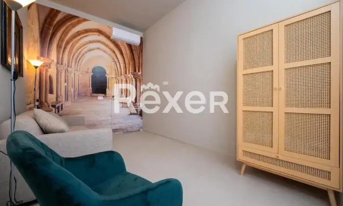 Rexer-Siracusa-Vendesi-Palazzo-Edificio-in-Vendita-Altro