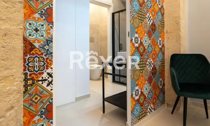 Rexer-Siracusa-Vendesi-Palazzo-Edificio-in-Vendita-Altro
