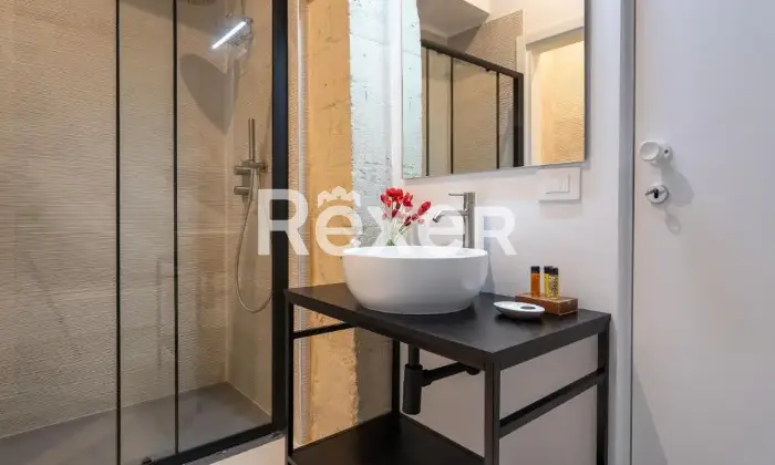 Rexer-Siracusa-Vendesi-Palazzo-Edificio-in-Vendita-Altro