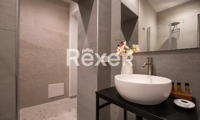 Rexer-Siracusa-Vendesi-Palazzo-Edificio-in-Vendita-Altro