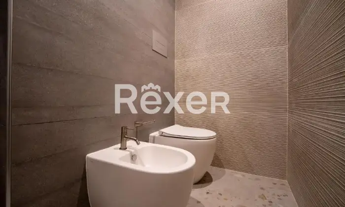 Rexer-Siracusa-Vendesi-Palazzo-Edificio-in-Vendita-Altro