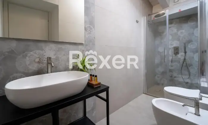 Rexer-Siracusa-Vendesi-Palazzo-Edificio-in-Vendita-Altro