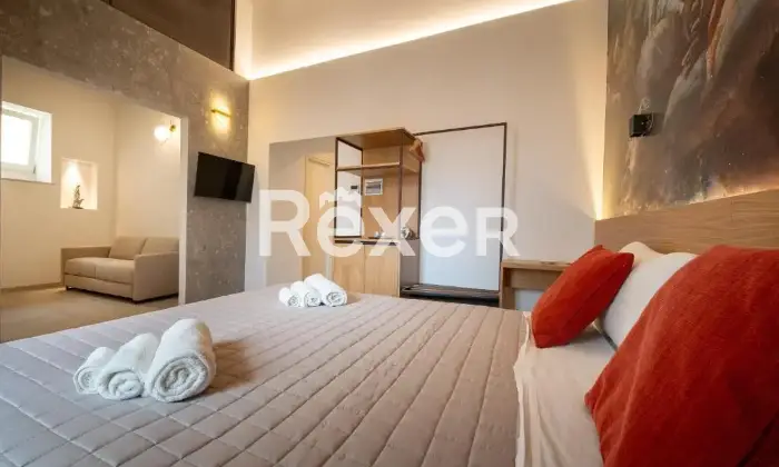 Rexer-Siracusa-Vendesi-Palazzo-Edificio-in-Vendita-Altro