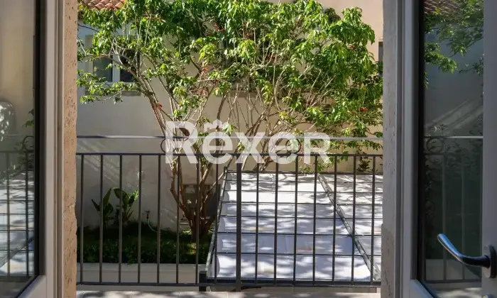 Rexer-Siracusa-Vendesi-Palazzo-Edificio-in-Vendita-Altro