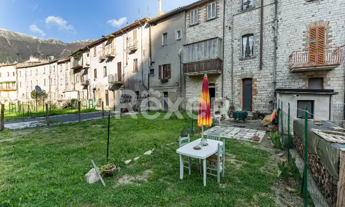 Rexer-CANTIANO-Eleganza-storica-e-comfort-moderno-casa-indipendente-con-mansarda-e-taverna-nel-centro-Altro