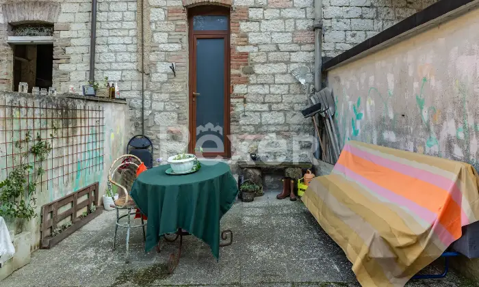 Rexer-CANTIANO-Eleganza-storica-e-comfort-moderno-casa-indipendente-con-mansarda-e-taverna-nel-centro-Altro