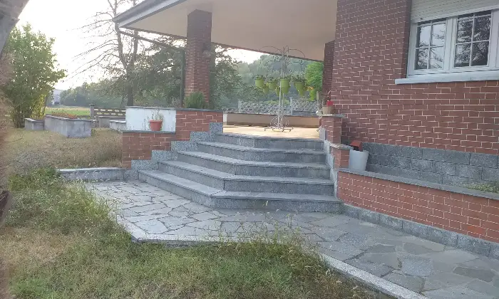 Rexer-Odalengo-Grande-Elegante-villa-su-due-Piani-inzona-tranquilla-e-ben-servita-Altro
