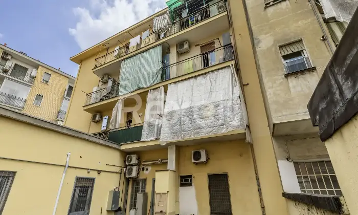 Rexer-Nichelino-Locale-Commerciale-a-Reddito-con-Due-Vetrine-Fronte-Strada-Altro