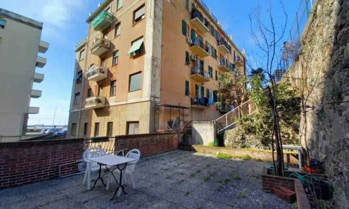 Rexer-Genova-Accogliente-appartamento-a-Pterra-indipendente-grande-giardino-P-auto-Terrazzo