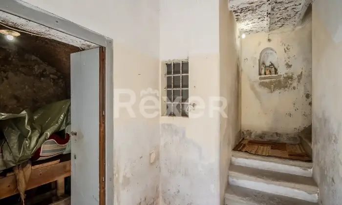 Rexer-Carolei-Rustico-da-ristrutturare-in-Via-Ruggiero-di-Lauria-Carolei-Altro