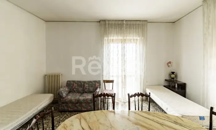 Rexer-Canosa-di-Puglia-Appartamento-al-primo-piano-con-box-auto-Altro