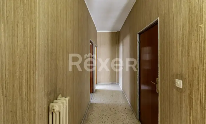 Rexer-Canosa-di-Puglia-Appartamento-al-primo-piano-con-box-auto-Altro