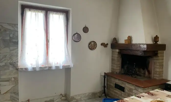 Rexer-Monticiano-Vendesi-rustico-a-Monticiano-SI-Altro