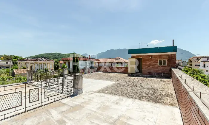 Rexer-San-Salvatore-Telesino-Villa-con-terrazzo-panoramico-e-giardino-Altro