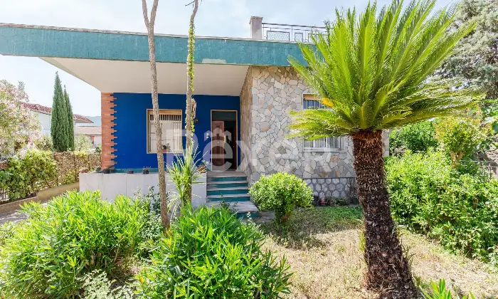 Rexer-San-Salvatore-Telesino-Villa-con-terrazzo-panoramico-e-giardino-Altro