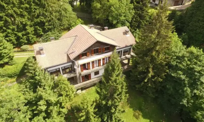 Rexer-Selvino-Vendesi-Prestigiosa-villa-con-ampio-giardino-a-Selvino-BG-Altro