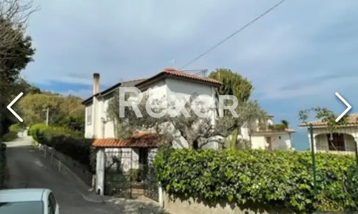Rexer-Stalett-Vendesi-Casa-indipendente-a-Stalett-Altro