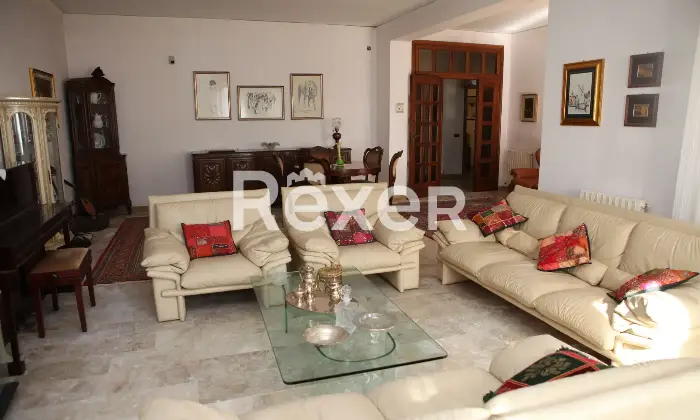Rexer-Nicotera-Intera-Villa-Appartamenti-con-Vista-Panoramica-Via-Tondo-Nicotera-Salone