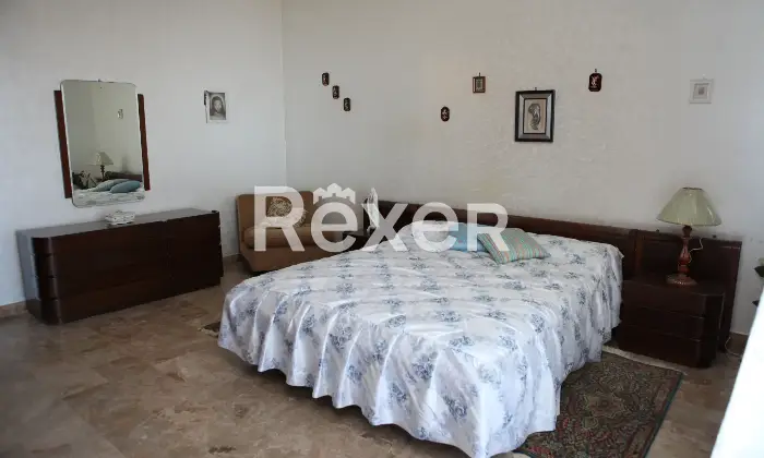 Rexer-Nicotera-Intera-Villa-Appartamenti-con-Vista-Panoramica-Via-Tondo-Nicotera-CameraDaLetto