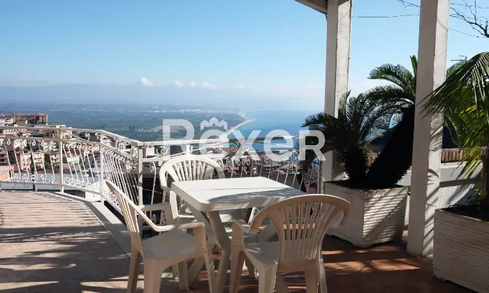Rexer-Nicotera-Intera-Villa-Appartamenti-con-Vista-Panoramica-Via-Tondo-Nicotera-Terrazzo
