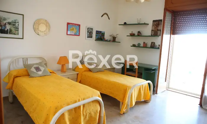 Rexer-Nicotera-Intero-fabbricato-panoramico-con-appartamenti-indipendenti-CameraDaLetto