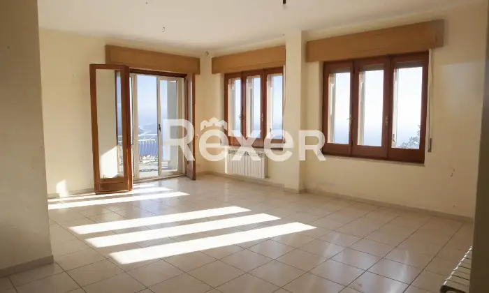 Rexer-Nicotera-Intera-Villa-Appartamenti-con-Vista-Panoramica-Via-Tondo-Nicotera-Altro