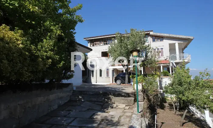 Rexer-Nicotera-Intera-Villa-Appartamenti-con-Vista-Panoramica-Via-Tondo-Nicotera-Terrazzo