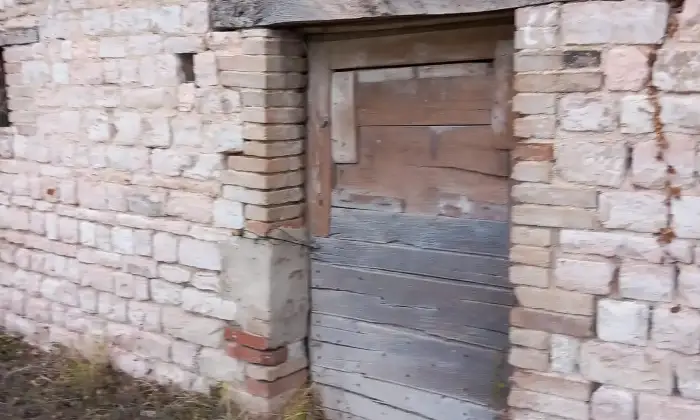 Rexer-Arcevia-CASALE-IN-PIETRA-A-VISTA-CON-TERRENO-Cantina