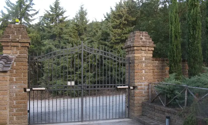 Rexer-Corciano-Residenza-Borgomeo-Umbria-SolomeoCorciano-Perugia-Casale-depoca-anche-per-permute-Terrazzo