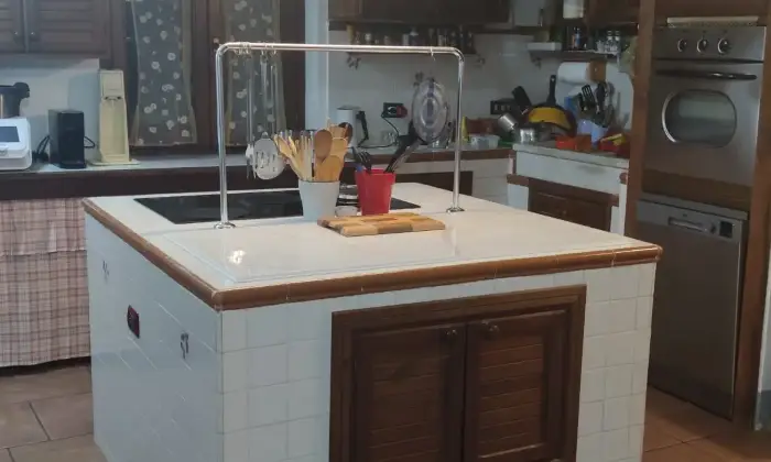 Rexer-Corciano-Residenza-Borgomeo-Umbria-SolomeoCorciano-Perugia-Casale-depoca-anche-per-permute-Cucina