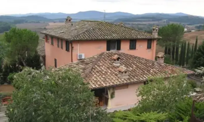 Rexer-Corciano-Residenza-Borgomeo-Umbria-SolomeoCorciano-Perugia-Casale-depoca-anche-per-permute-Terrazzo