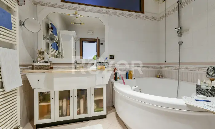 Rexer-Guidizzolo-Prestigiosa-propriet-indipendente-con-piscina-in-contesto-esclusivo-Altro
