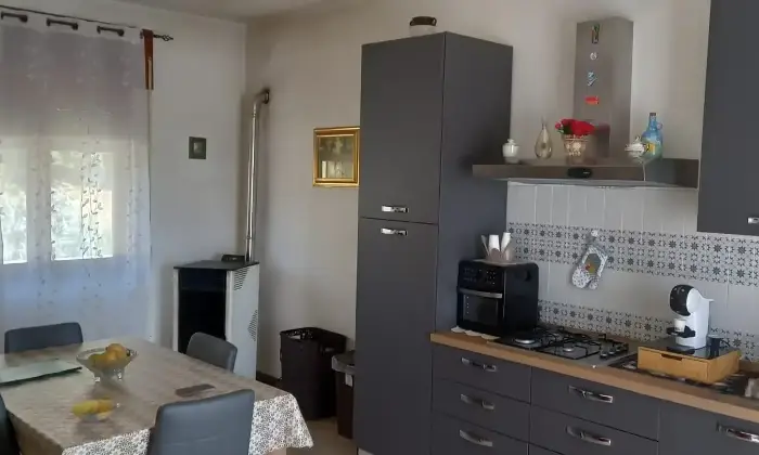 Rexer-Romagnano-Al-Monte-Vendesi-una-villetta-indipendente-a-Romagnano-al-Monte-SA-Altro