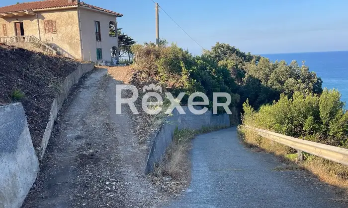 Rexer-Bonifati-VILLA-singola-panoramica-IN-FASE-DI-RISTRUTTURAZIONE-in-vendita-allo-stato-di-RUSTICO-AVANZATO-Altro